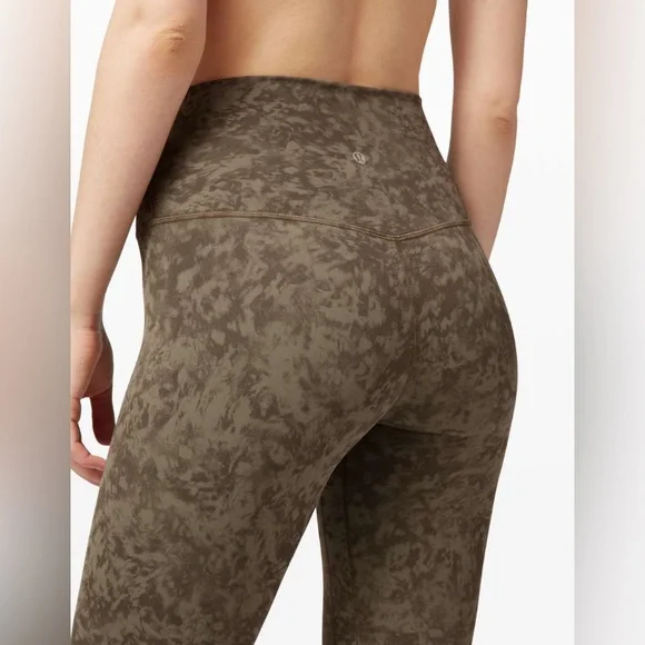 Lululemon Align pant 25” Size 8 - Picture 3 of 7